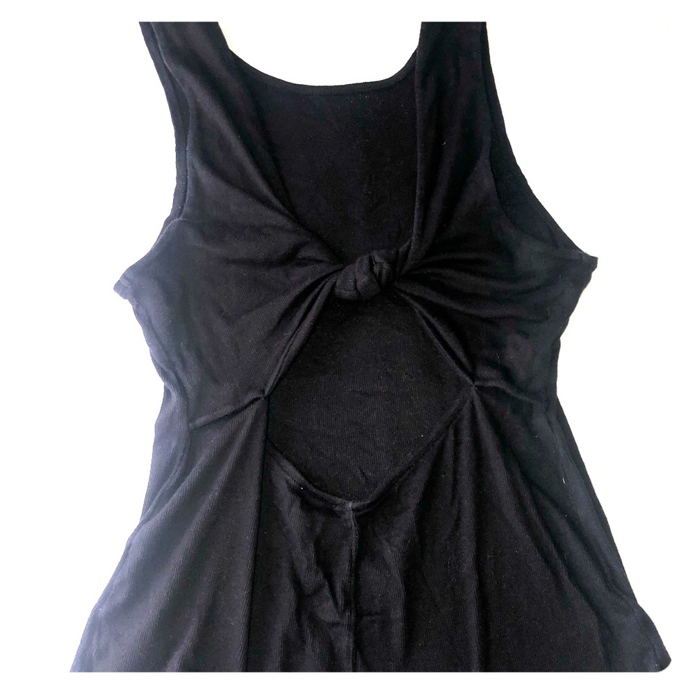 Tieback with peek a boo free people soft to tank